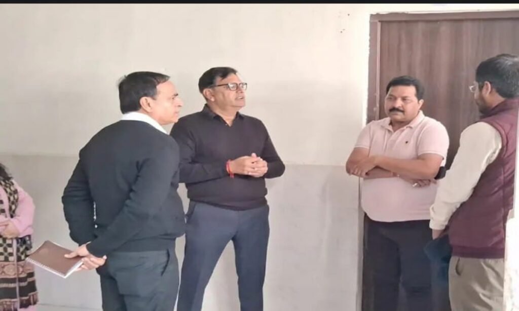 कलेक्टर श्रोतिय ने अस्पताल का किया निरीक्षण
