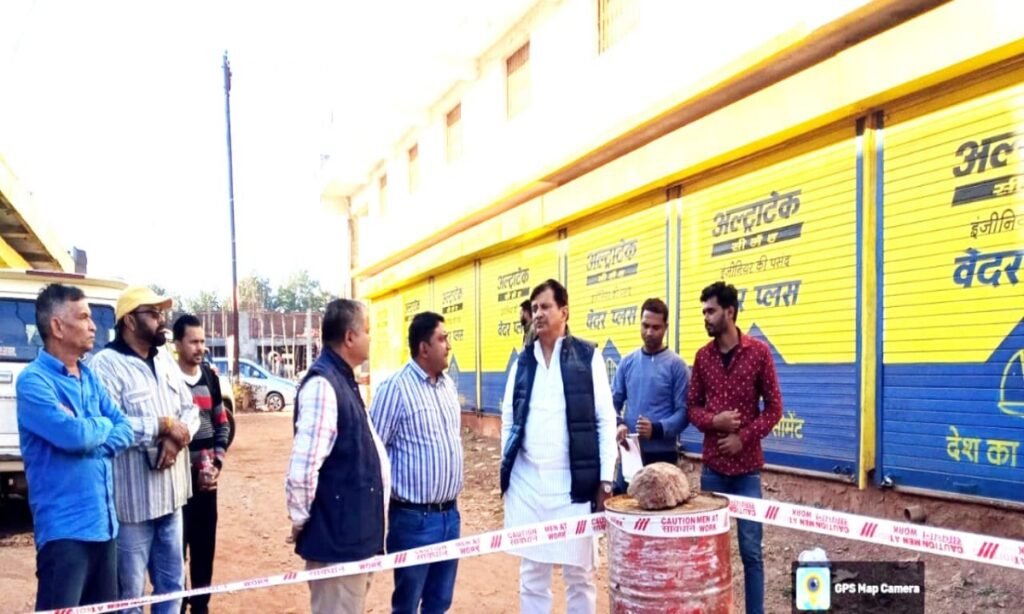सांसद  ने स्लीमनाबाद टनल का किया निरीक्षण