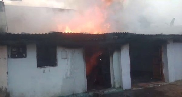 तीन घरों में लगी आग,एक की मौत