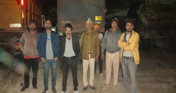 खनिज पदार्थों के अवैध परिवहन के खिलाफ रात में भी कार्रवाई, 3 डम्फर जब्त