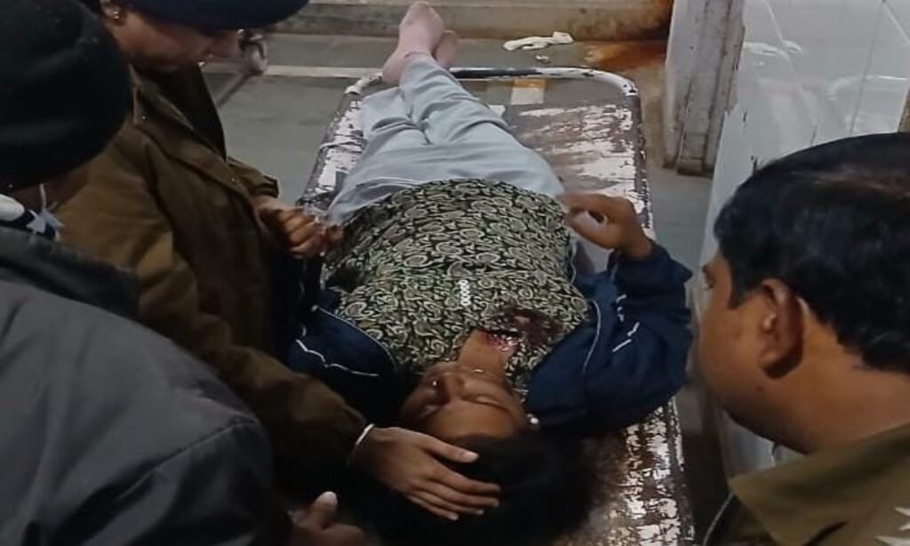 प्रेमिका को घर में घुसकर गोली मारी