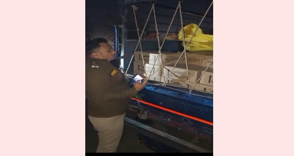 शराब पकड़ाई, एक तस्कर भागा, दूसरा गिरफ्तार