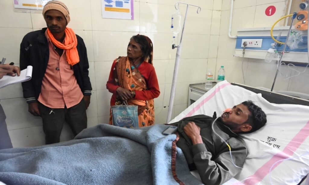 जनसुनवाई में फरियादी ने खाया जहर, कलेक्ट्रेट में मचा हड़कंप एफआईआर न होने से था आहत