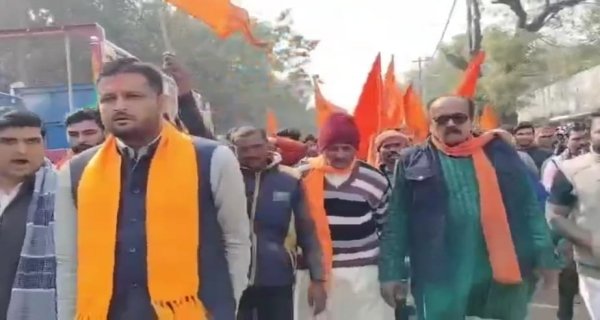 छतरपुर में सटई रोड से छत्रसाल चौक तक प्रदर्शन एसडीएम को सौंपा ज्ञापन