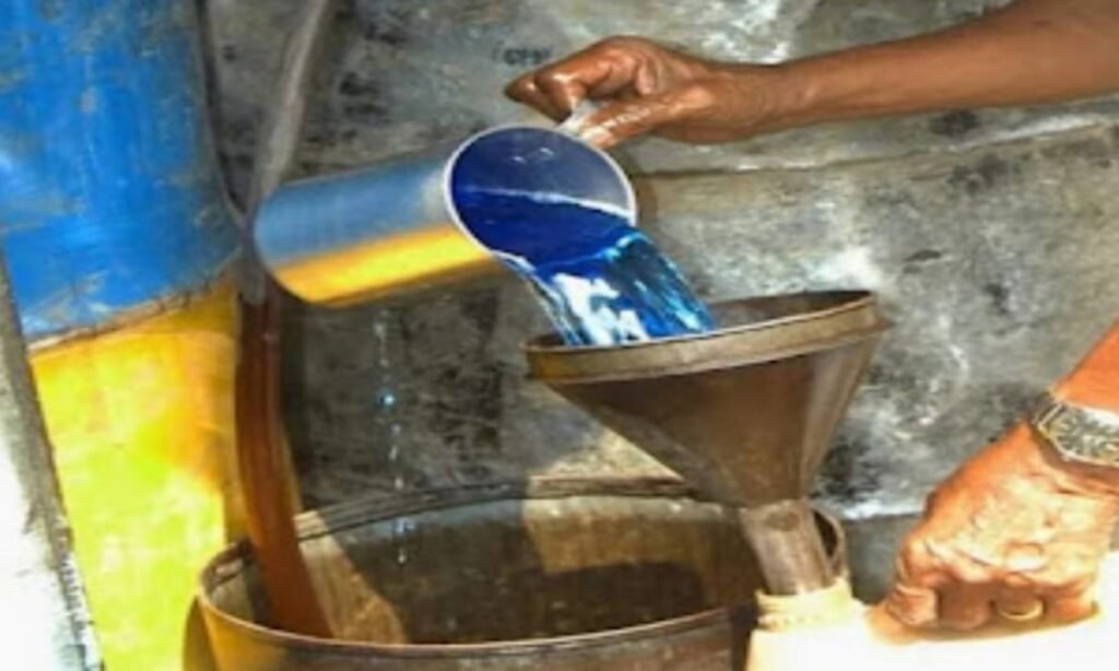 30 लीटर कैरोसिन पकड़ाया