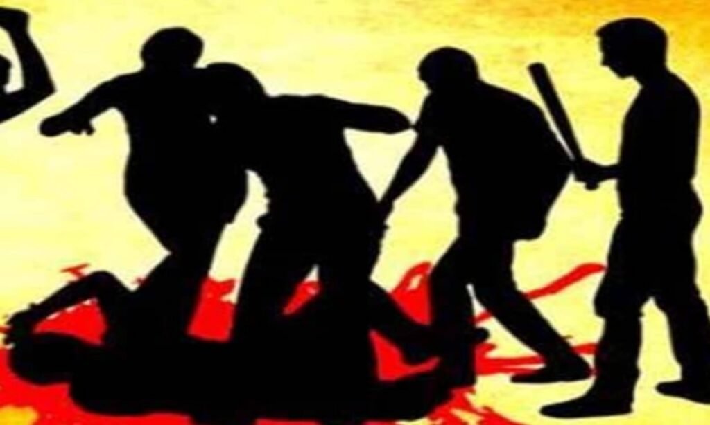 फिल्मी स्टाइल में सुरक्षा गार्ड इंचार्ज समेत दो पर जानलेवा हमला