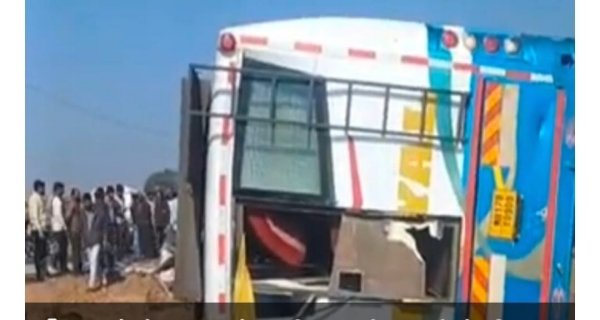 लखनादौन के पास रायल ट्रेवल्स की बस पलटी, एक दर्जन से अधिक यात्री घायल