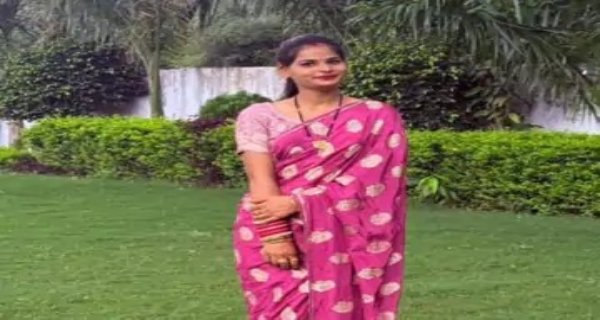 स्कूल संचालक की पत्नी ने फांसी लगाकर दी जान, पति अस्पताल से गायब