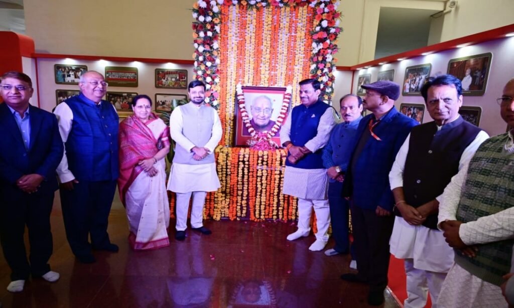विधानसभा में स्व. मोतीलाल वोरा की जयंती पर दी गई श्रद्धांजलि