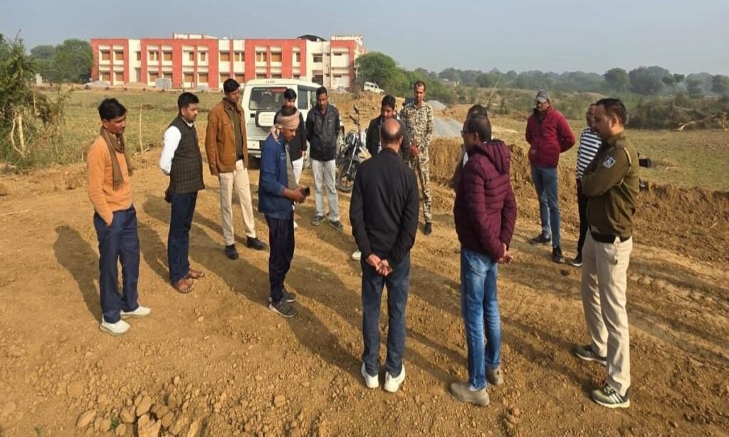 जुआ की फड़ पर पण्डोखर पुलिस की दबिश