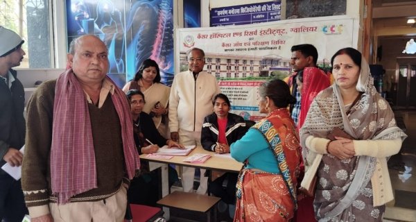 स्तन कैंसर के प्रति किया जागरूक