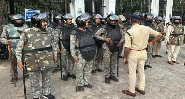 बाबरी विध्वंस बरसी पर ग्वालियर चंबल अंचल में पुलिस अलर्ट, कड़ी सुरक्षा, एसपी ने किया निरीक्षण
