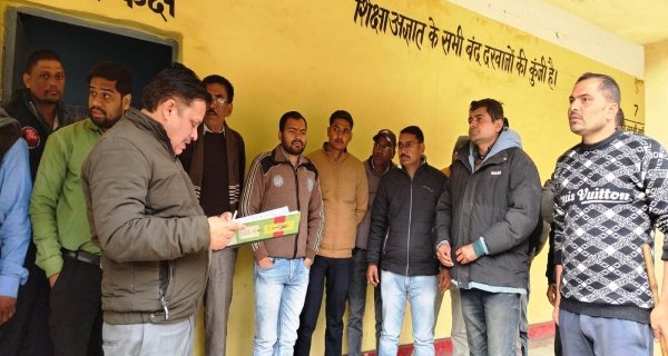 एसडीएम के निरीक्षण में गैरहाजिर मिले मास्साहब