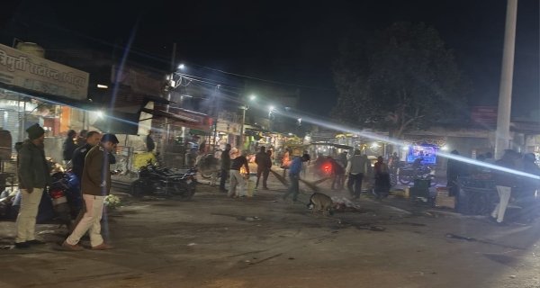 सप्ताह भर में दो माह का वेतन भुगतान करने के आश्वासन के बाद हड़ताल समाप्त हुई