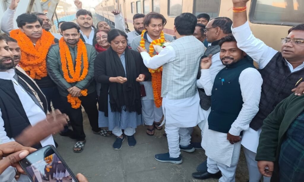 आदिवासी अत्याचार की पड़ताल करने आई कांग्रेस समिति का स्वागत