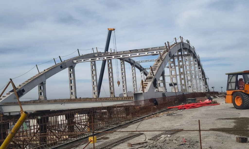 बाणगंगा डबल डेकर ब्रिज पर बो स्ट्रींग गर्डर होगी लांच