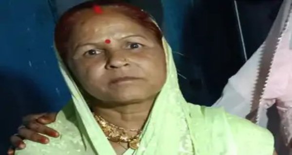 शिवपुरी में दिव्य दरबार से महिला लापता, प्रेत शक्ति की बात कहकर मंच के पास गई थीं, फिर नहीं लौटी