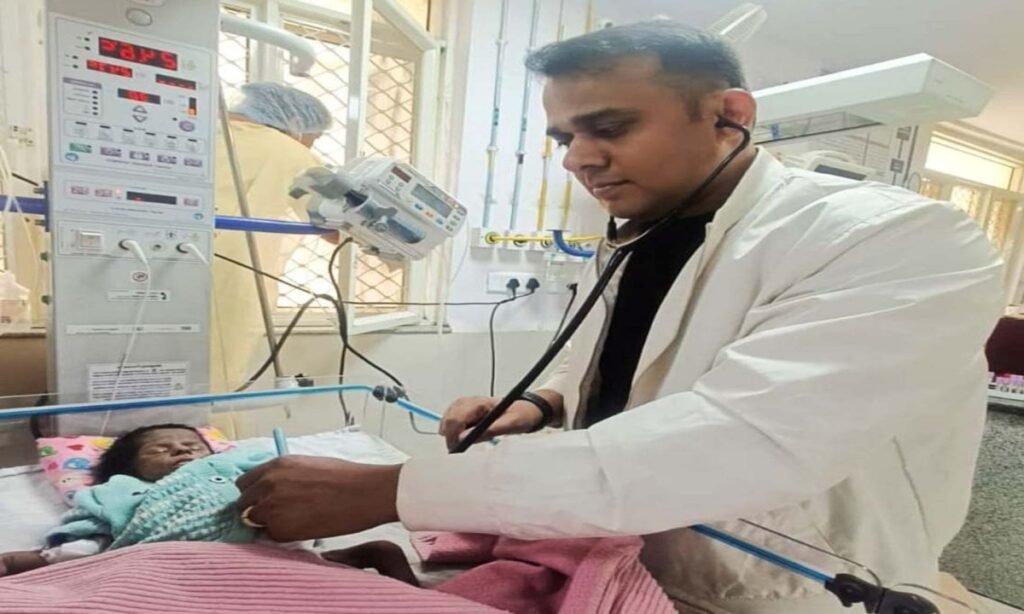 जिला अस्पताल के डॉक्टर्स के अथक प्रयासों से बची “बेबी” की जान