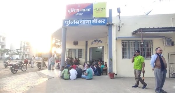 ​बीमारी से परेशान बुनकर ने दी जान, घर में फंदा लगाकर की आत्महत्या