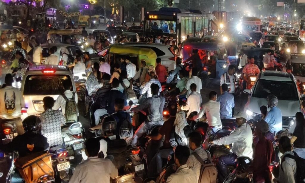 फिर धार्मिक जुलूस के कारण शहर में यातायात का बना कचूमर