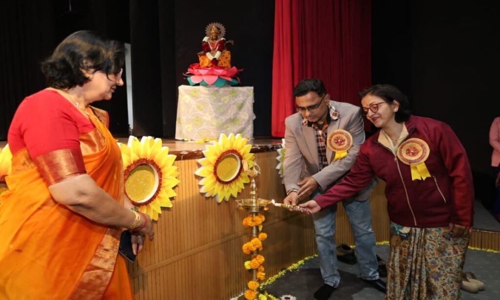 हाईस्कूल में धूमधाम से मनाया गया वार्षिक उत्सव