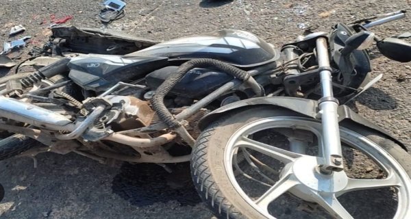 ट्रक ने रौंदा, बाइक चालक की मौत