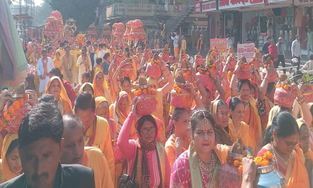 कलश यात्रा के साथ प्रारंभ हुई अंतर्राष्ट्रीय कथा व्यास वल्लभाचार्य की कथा