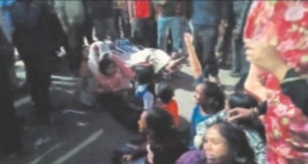 खाकी का खौफ: तीन बेटियों के पिता ने की खुदकुशी, चक्काजाम के बाद आरक्षक निलंबित