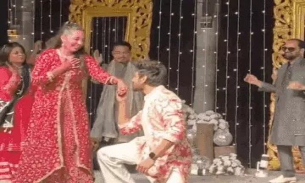 बहन की शादी में जमकर थिरके बॉलीवुड स्टार कार्तिक आर्यन