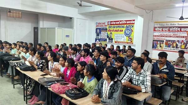 विद्यार्थियों को दी साइबर व सड़क सुरक्षा की जानकारी