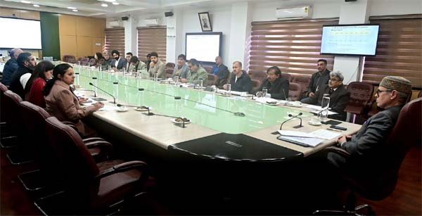 उमर ने विधानसभा सत्र से पहले बजट पूर्व परामर्श बैठकें कीं