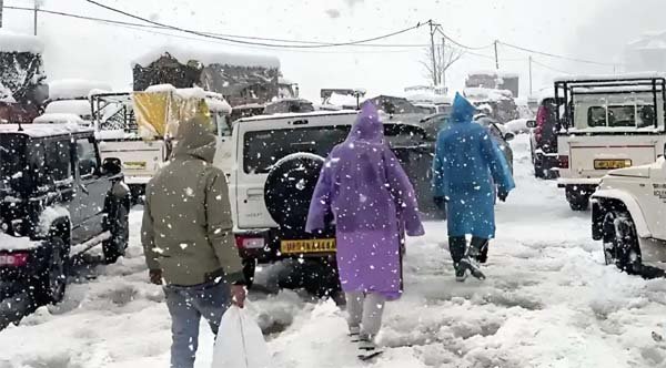 हिमाचल प्रदेश में पश्चिमी विक्षोभ का अलर्ट; 26 से 28 जनवरी तक भारी हिमपात और बारिश की संभावना