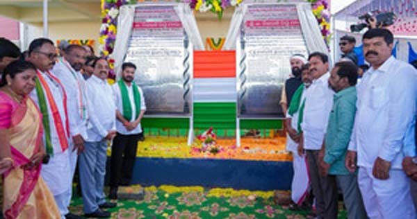 रेवंत रेड्डी ने मेडाराम में गड्डेलू का उद्घाटन किया, पूजा-अर्चना की