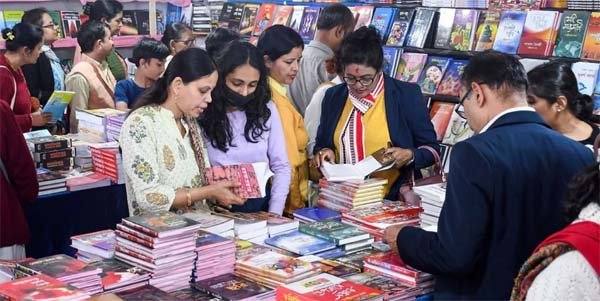 विश्व पुस्तक मेला के तीसरे दिन दिखा साहित्य, संस्कृति और शौर्य का संगम