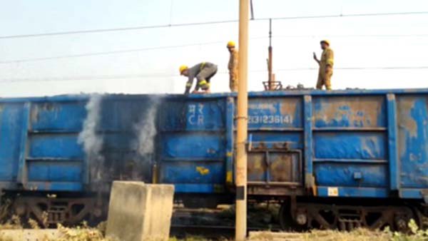 कोयला मालगाड़ी में आग, फायर ब्रिगेड ने पाया काबू
