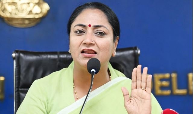 सच्चाई और मानवीय मूल्यों की प्रेरणा देती है गुरु तेग बहादुर की कुर्बानी : रेखा गुप्ता