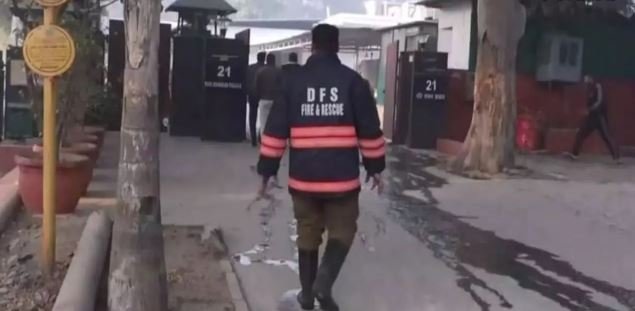 राजधानी के लुटियंस जोन में हड़कंप, बीजेपी नेता रविशंकर प्रसाद के सरकारी आवास पर लगी भीषण आग, दमकल विभाग की मुस्तैदी से टला बड़ा हादसा