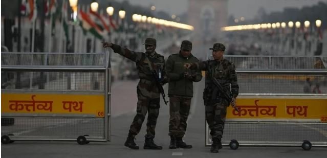 गणतंत्र दिवस पर दिल्ली की अभेद्य किलेबंदी, AI चश्मे और 1000 HD कैमरों से संदिग्धों पर पैनी नजर, आतंकी खतरे के इनपुट के बाद सुरक्षा का अभूतपूर्व घेरा