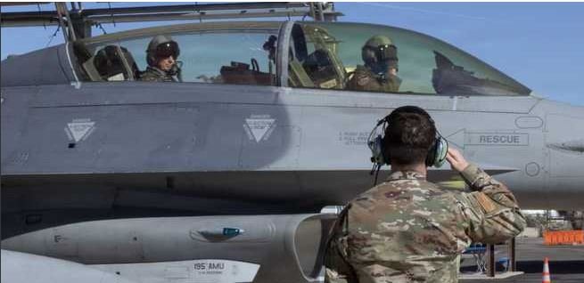 “दीर्घावधि से नियोजित गतिविधियों” के लिए नोराड के विमान ग्रीनलैंड पहुंचेंगे