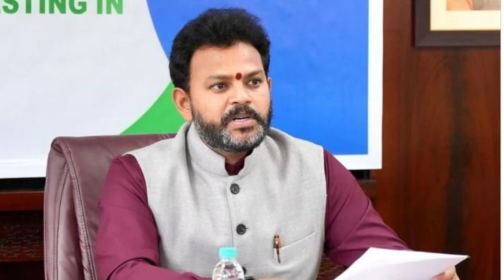 नायडू से मिले जुरिख एयरपोर्ट के सीईओ, नोएडा हवाई अड्डे के बारे में चर्चा