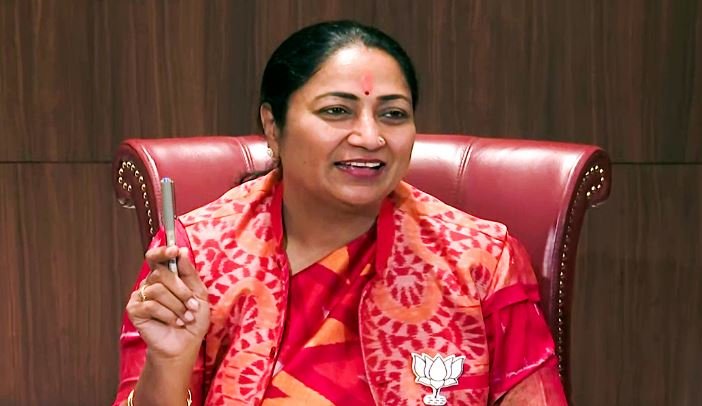 आधार सेवा विस्तार से राजधानी में पारदर्शी शासन को मिलेगी मजबूतीः रेखा गुप्ता