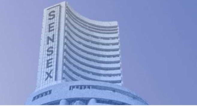 शुरूआती कारोबार में लुढ़के शेयर बाजार