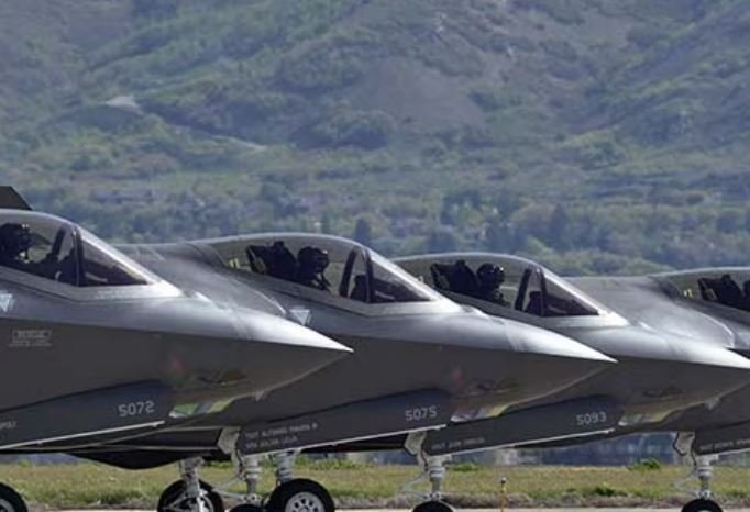 अमेरिकी वायुसेना ने यूरोप के कई ठिकानों पर एफ-35ए लड़ाकू विमान तैनात किए