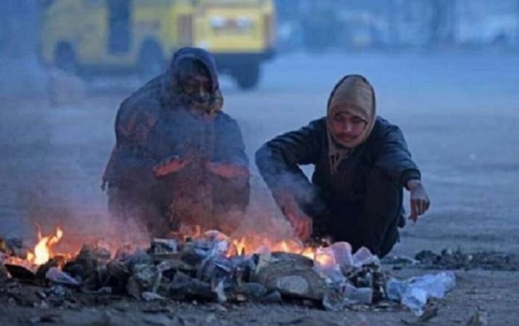 ठंड का सितम: पारे में गिरावट, कांप रहा शहर