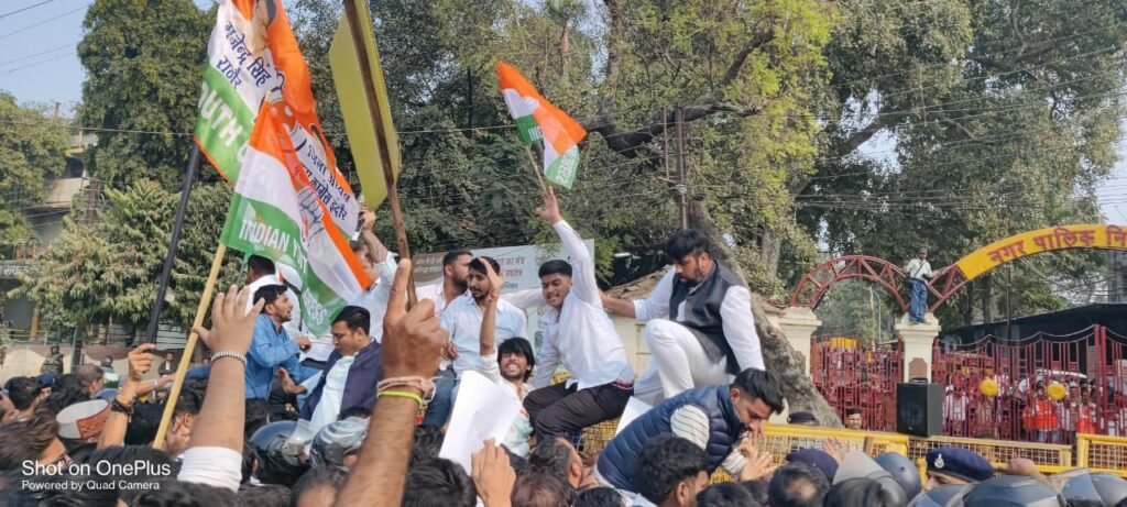 भागीरथपुरा में दूषित पानी से मौतों को लेकर ननि पर युवक कांग्रेस का प्रदर्शन, 18 कार्यकर्ता गिरफ्तार