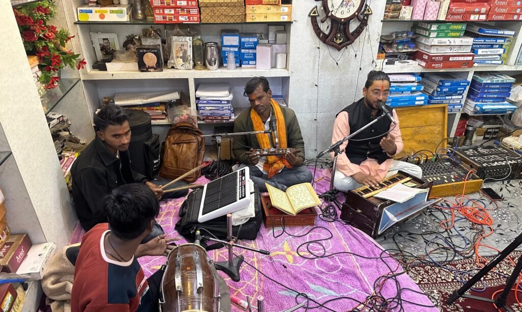 गुरुजी ओरछा वालों की 12वीं पुण्यतिथि पर हुए धार्मिक व सेवा कार्यक्रम