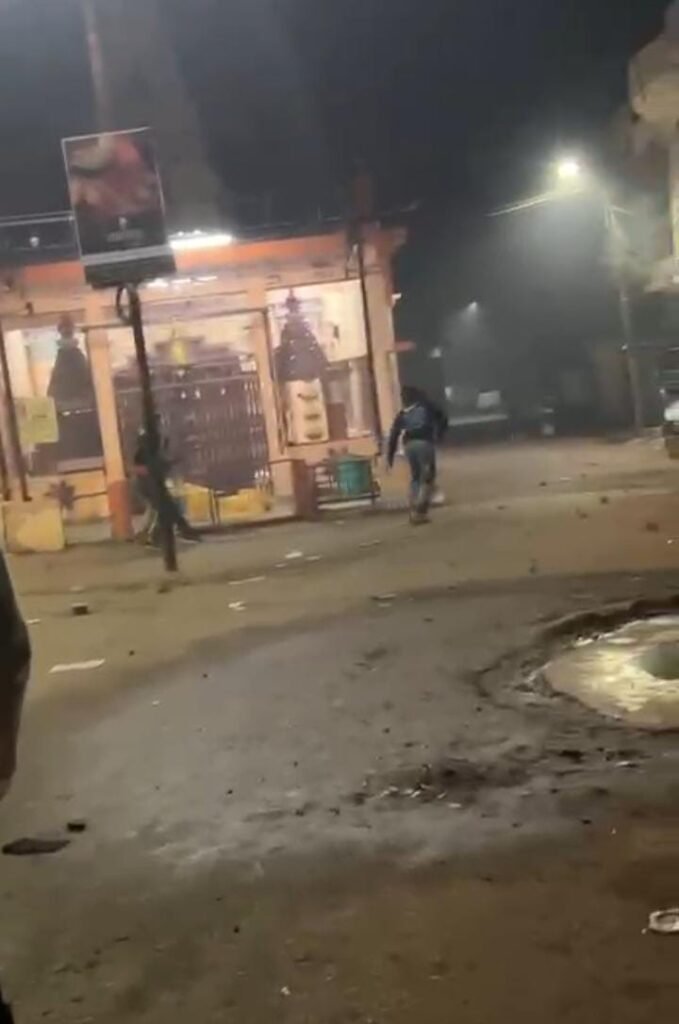 बमबाजी-पथराव में पार्षद के भाईयों समेत अन्य पर एफआईआर दर्ज 