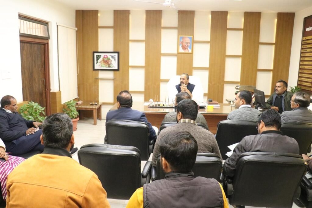 पेयजल पाइप लाइन क्षतिग्रस्त करने पर किसी को बक्सा नही जाएगा: महापौर