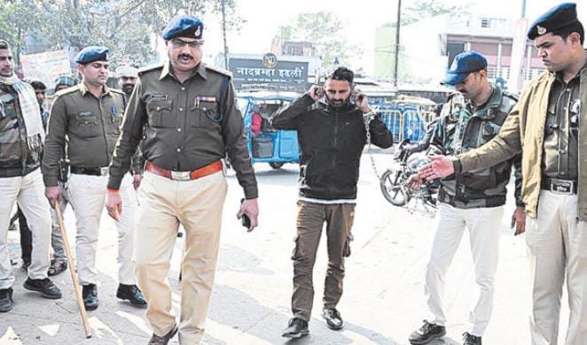 शातिर बदमाश का पुलिस ने निकाला जुलूस 