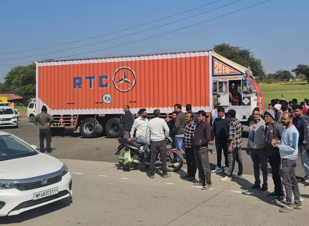 50 किमी पीछा कर गौवंश से भरा ट्रक पकड़ा, चालक गिरफ्तार